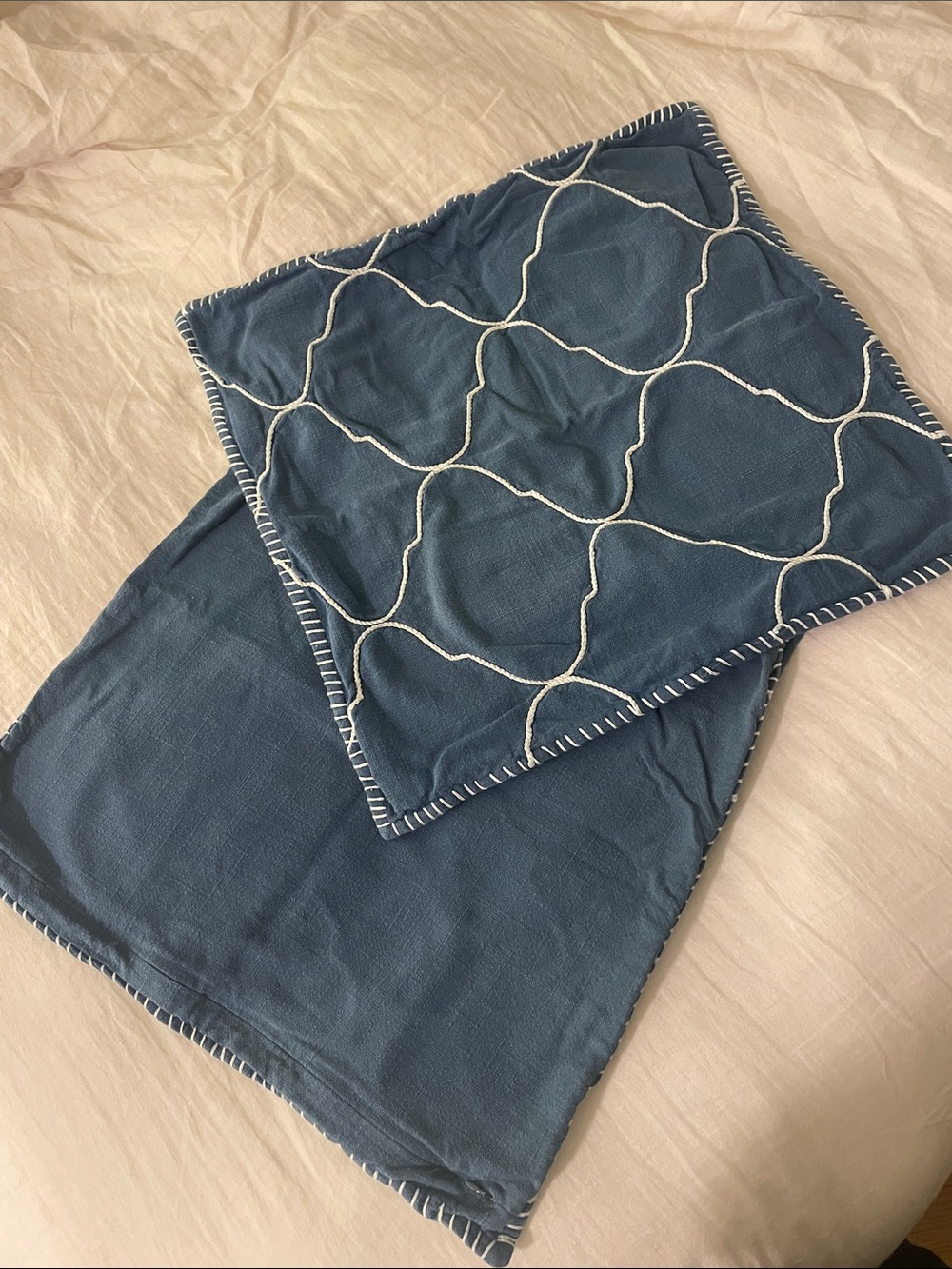 Pottery Barn 22x22 Blue Chambray Decorative Throw Pillowcases (Set of 2)